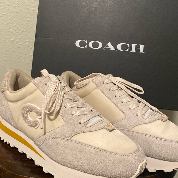 Coach - Picture 1 of 6